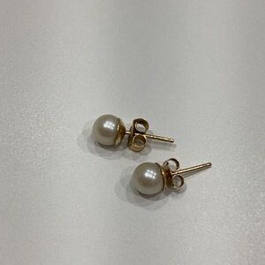 Elegant Gold Pearl Stud Earrings